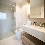Stylish 2b1b In Qw Brand New & Step To Casino * Brisbane