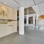 Modern 2br With River View & Free Parking! * Brisbane