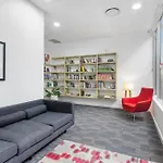 Beautiful Unit With Gym And Pool Near Museums