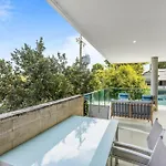 Spacious And Superb 3-bed Apartment Brisbane
