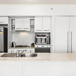 1-bed Centre With Pool, Bbq & Gym *