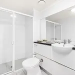 1-bed Centre With Pool, Bbq & Gym Apartment *