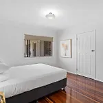 Windsor Cosy 2-Bedroom Unit In Quiet Neighborhood