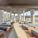 Chic 1-Bed With Parking, Infinity Pool And Gym