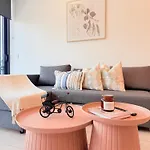 Southbank Apt King And Sofa Bed With Free Parking