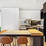 Cosy 2-Bed With Pool Bbq Area And Secure Parking