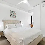 Cosy 2-Bed With Pool Bbq Area And Secure Parking