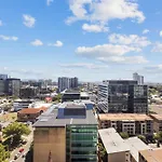 Contemporary 1-Bed With Pool Near Brisbane River