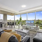 High-floor 2-bed Cbd Unit With Views & Amenities Brisbane