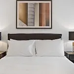 Apartment Riverside 2-bed By Brisbane's Landmarks With Pool *