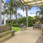 High-floor 2-bed Cbd Unit With Views & Amenities Apartment *