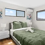 Modern Family Escape In Rochedale Pool And Comfort *