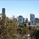 East Brisbane Federation-Style Pool Villa