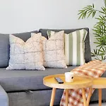 Riverside Modern Living 2B2B Apt With Parking