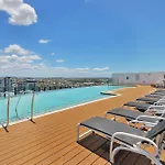 Riverside Modern Living 2B2B Apt With Parking