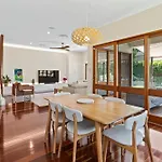 Peaceful Balmoral Family Retreat 4 Bedroom