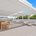 Stunning Helia Sanctuary - West End With Parking