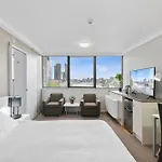 Central Brisbane Studio With Stunning River Views