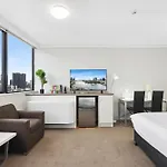 Central Brisbane Studio With Stunning River Views