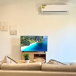 Spacious Belmont Granny Flat Easy Access To Cbd & Bayside