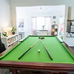 Hot Tub, Ice Bath, Gym, Sauna, Pool Table Coorparoo Haven