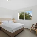 Spacious 2-Bed Apartment Near City Centre