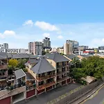 Resort Style 2Br With Beautiful Pool, Gym And Parking