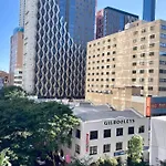 Centre Comfort, Style And Convenience * Brisbane