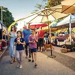 Stylish New Farm Studio Near Cafes & River