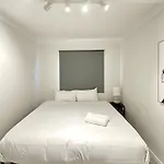 Cozy Central Kangaroo Point Pad