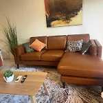 Spacious 2 Bed/2 Bath Garden Apartment Aircon