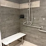 Centre Comfort, Style And Convenience Apartment *