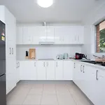 3br Family - Sunnybank Hills Near Sunnybank Plaza *