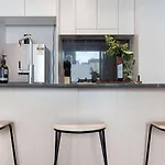 Resort Living 2Br With Pool Spa Gym & Parking