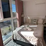 Mains Rd 超大4人带厨房卫浴办公 M1