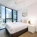 Skyline Serenity 2Br Apt With River & City Views