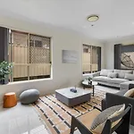 Spacious 4Br Family Home In Inala Quiet Street