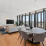 Modern Skyline Apartment 3Br With Pool Gym And Tub