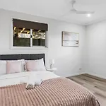 Spacious 3Br Home In Quiet Tarragindi Location