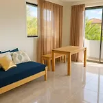 New & Stylish Veg 2-Bedroom Guest Retreat Near Brisbane Airport