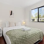 Prime Spot 3-Bed Walk To Bus Drive Anywhere Fast