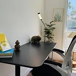 Studio In Belmont | Easy To City & Airport