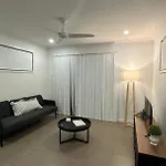 Modern 3Bdr Townhouse In Bellbird Park