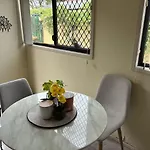 Cozy 1br Flat In Sunnybank Solo And Couple Travelers *