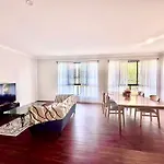 310B Aspen House - Ensuite Room In Coopers Plains