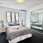 3Br, 2 Baths - Stylish Holiday Home In Kangaroo Point