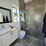 Spacious 4Br 3 Bathroom Sunnybank Retreat