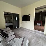 Cozy 1br Flat In Sunnybank Solo And Couple Travelers Holiday home