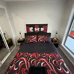 3 Bedroom Fully Renovated Away From * Brisbane