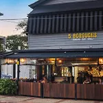 Stylish Townhouse In Ascot With Modern Interiors